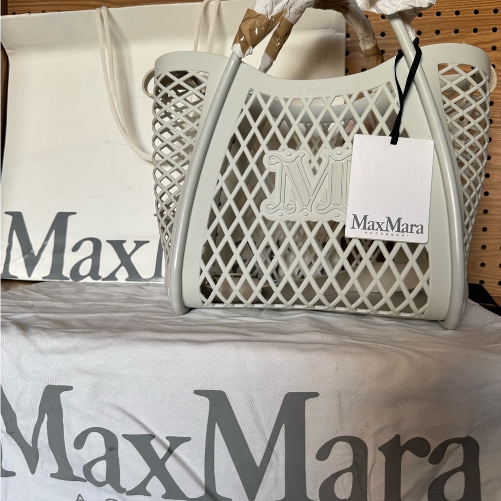 MaxMara White Tote Bag with Geometric Design